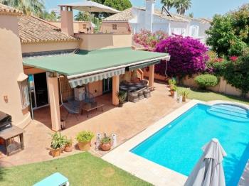 1109 Family Beach Villa - Apartment in Marbella