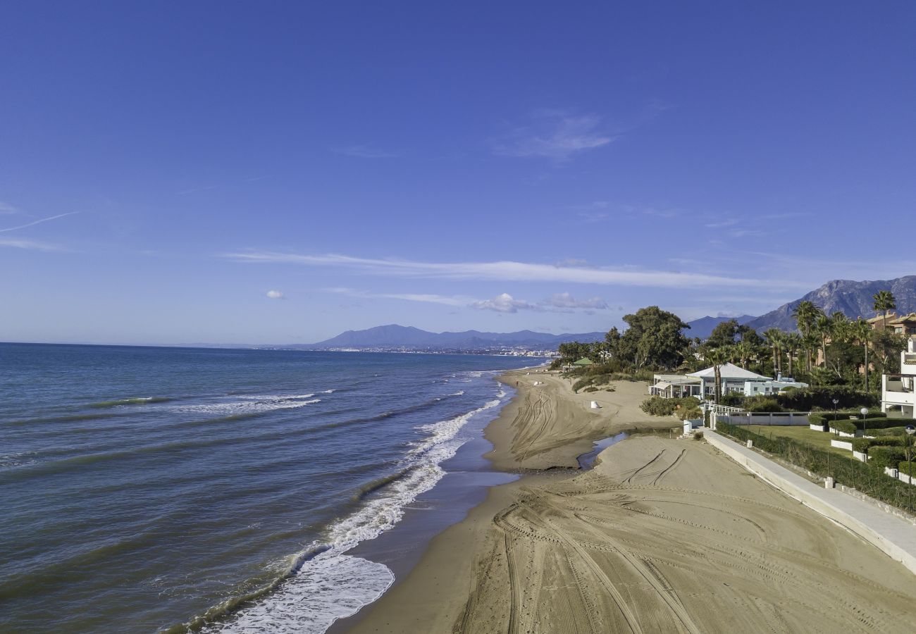 2. line beach Marbella