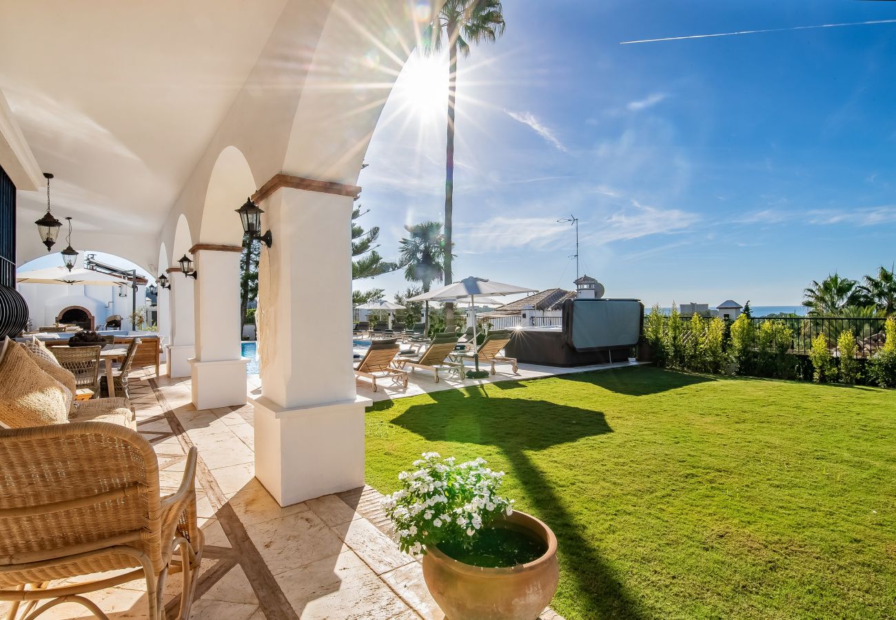 Villa in Marbella - 18024