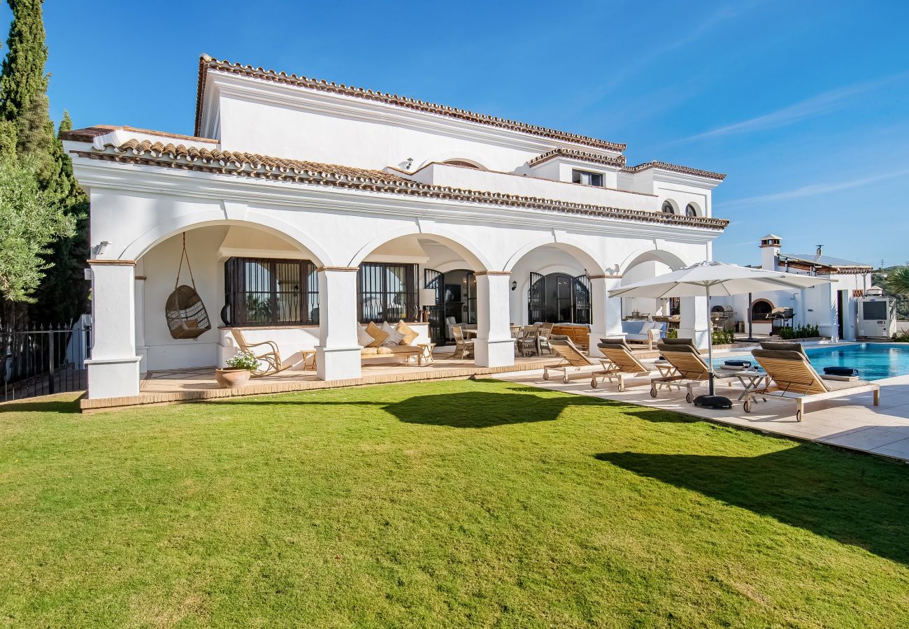 Villa in Marbella - 18024