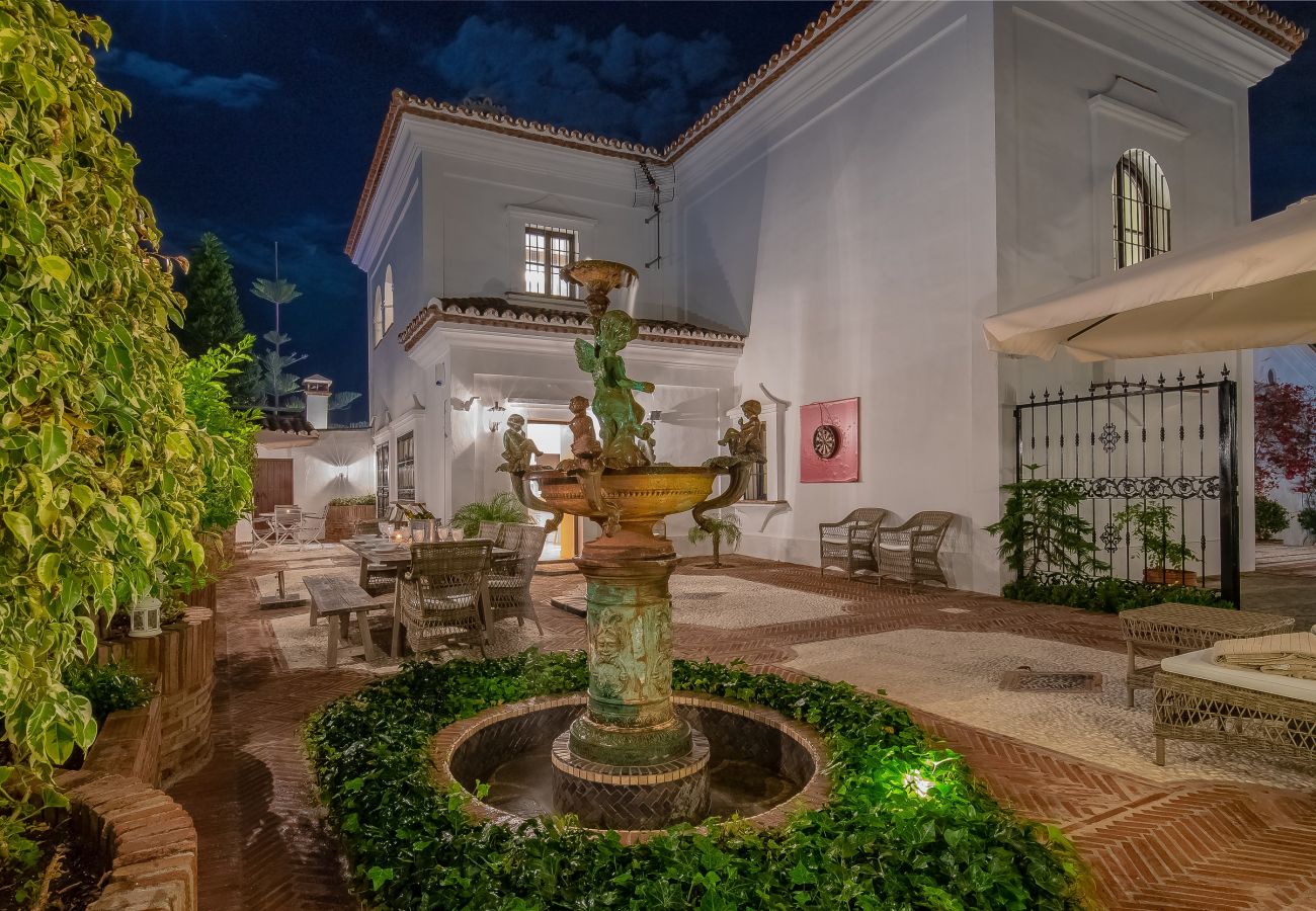 Villa in Marbella - 18024