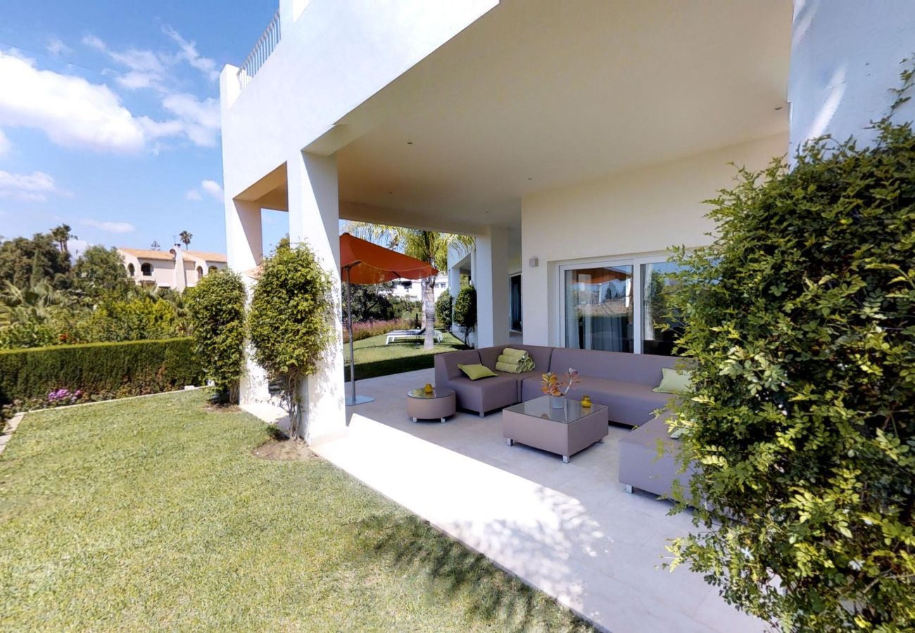 Villa in Marbella - 24550-EXQUISITE VILLA NEAR BEACH - HEATED POOL