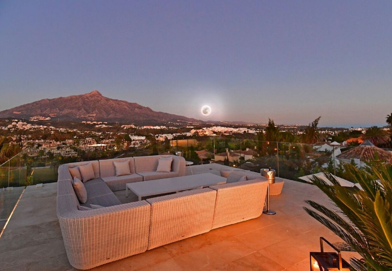 Villa in Marbella - 30290