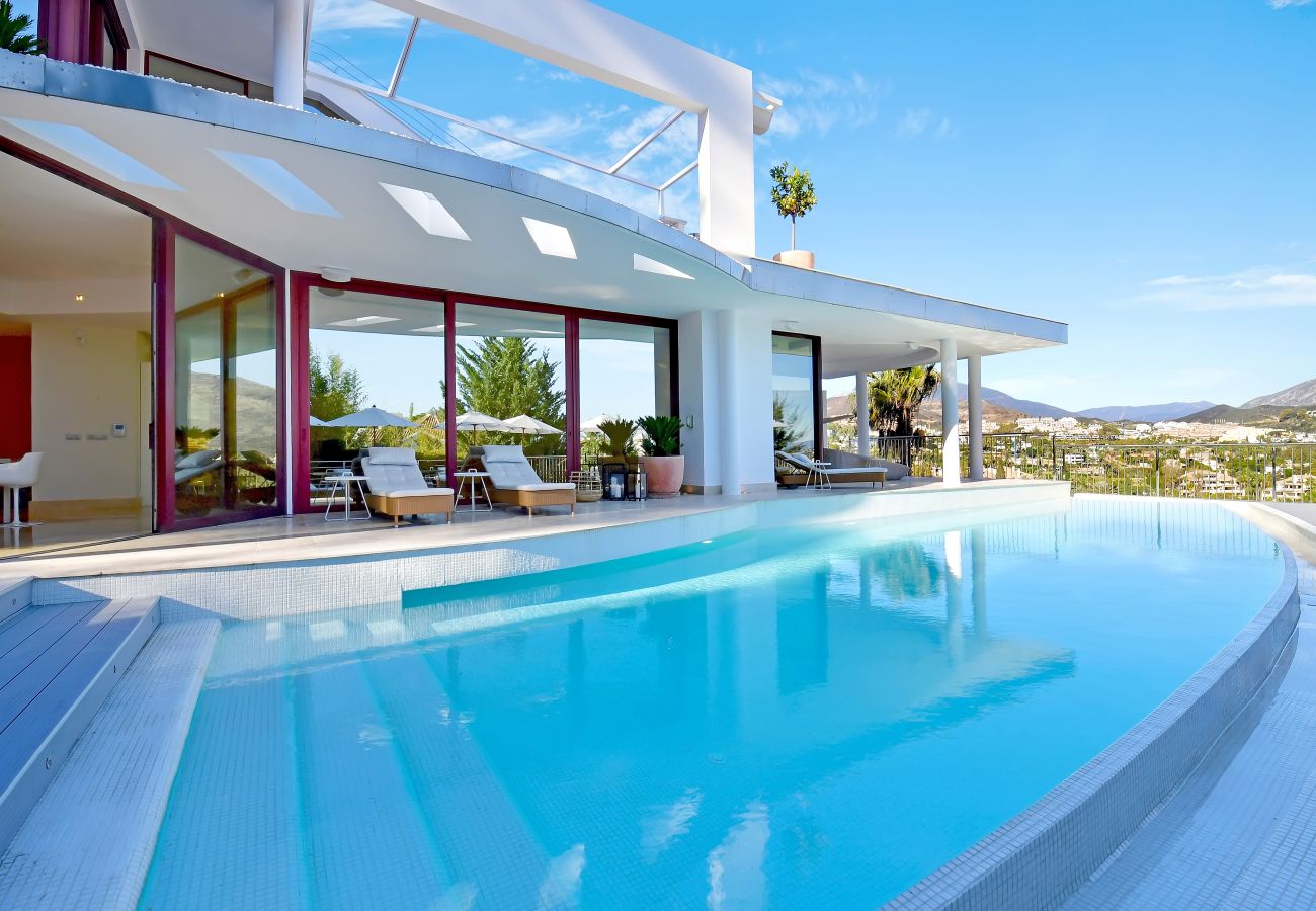 Villa in Marbella - 30290