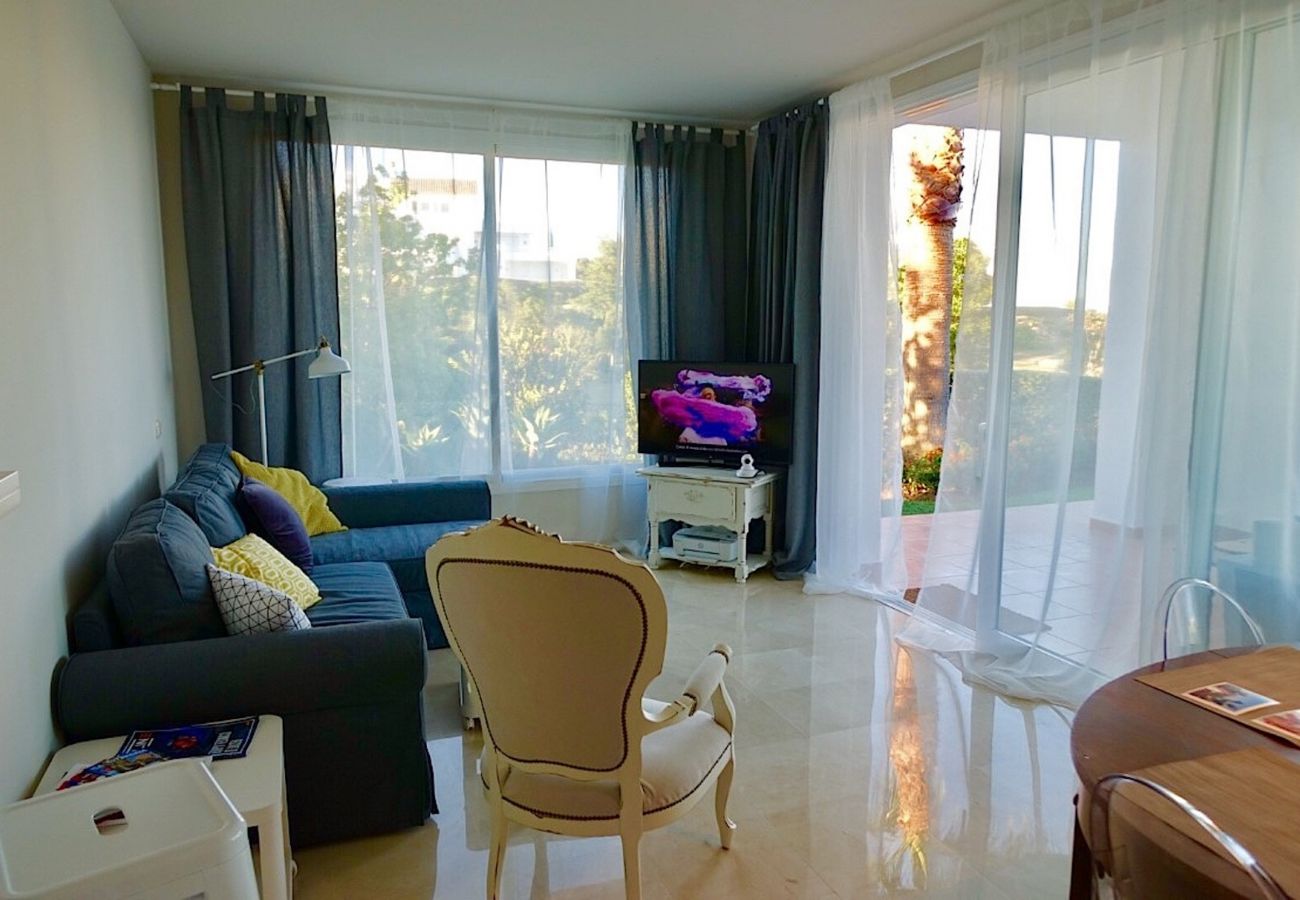 Ferienwohnung in Casares - AL-401 2 BEDROOM Apartment in Estepona - Alcazaba Lagoon