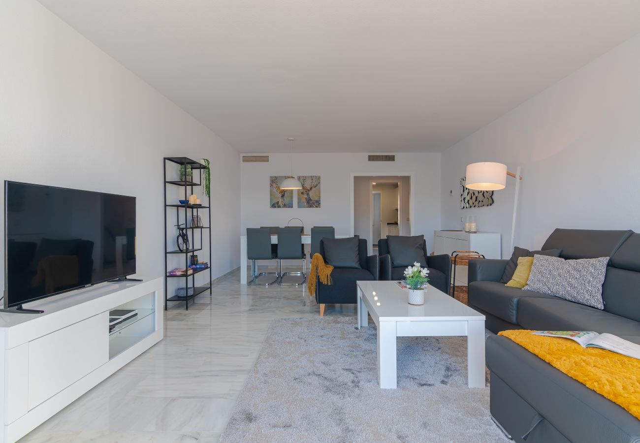 Ferienwohnung in Estepona - 11226 - Modernes Maisonette-Penthouse am Strand.