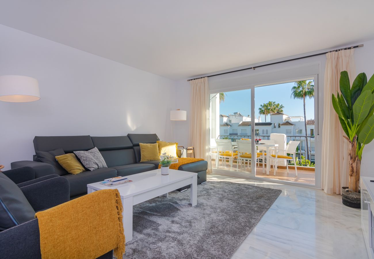 Ferienwohnung in Estepona - 11226 - Modernes Maisonette-Penthouse am Strand.