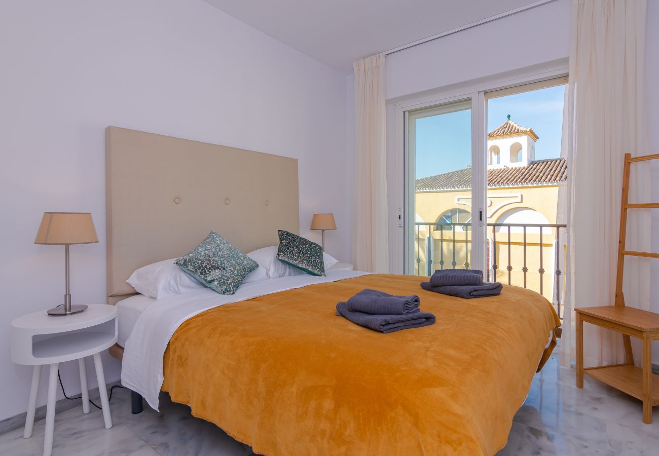 Ferienwohnung in Estepona - 11226 - Modernes Maisonette-Penthouse am Strand.