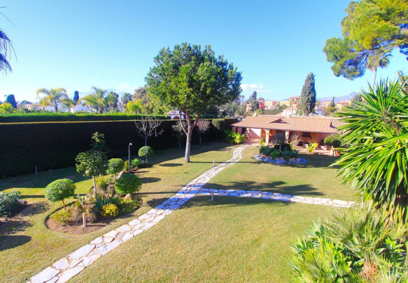 Villa in Estepona - 1077 Luxuriöse Villa am Strand mit privatem Pool