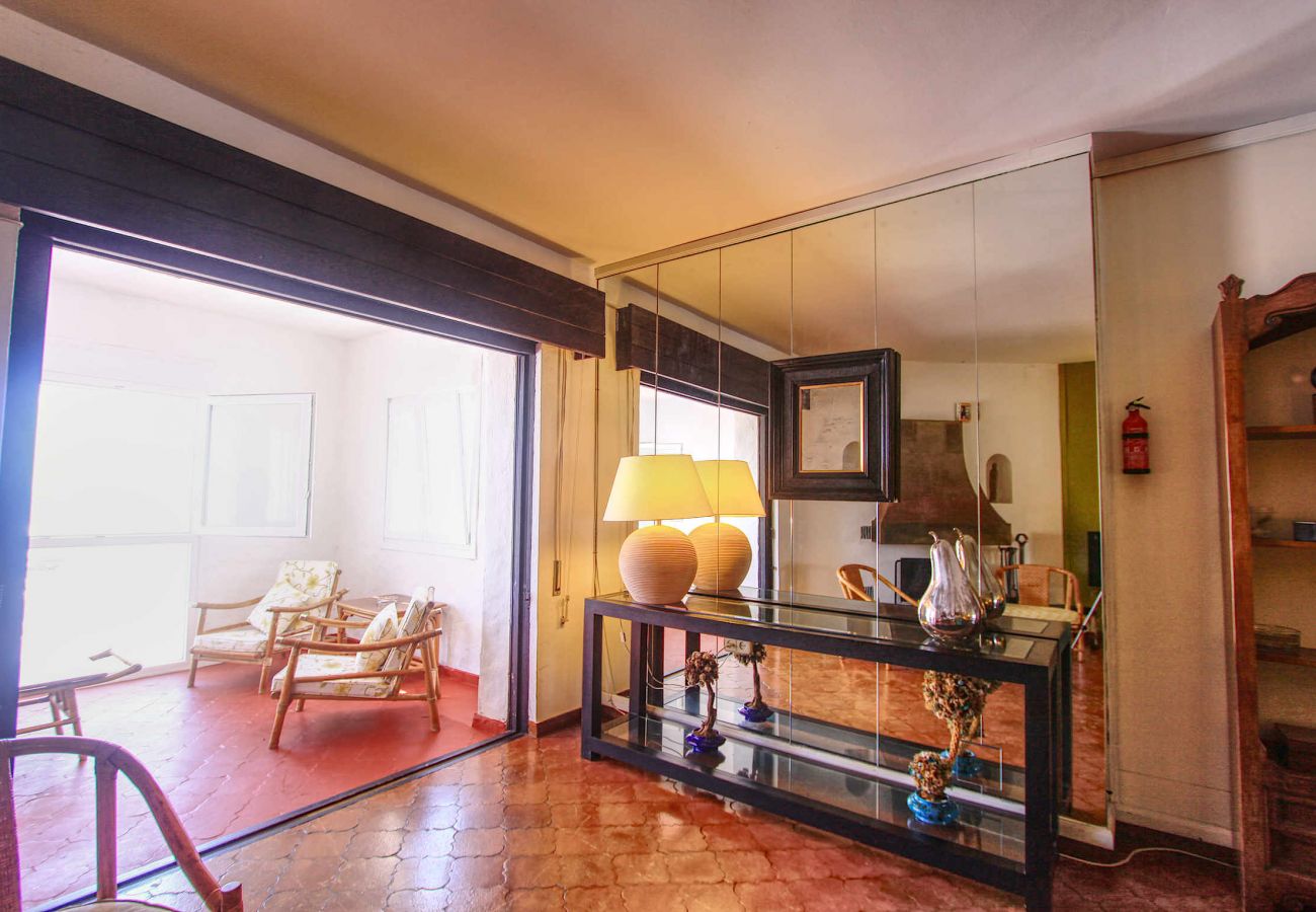 Ferienwohnung in Marbella - Atemberaubendes Apartment in Puerto Banús mit Hafenblick