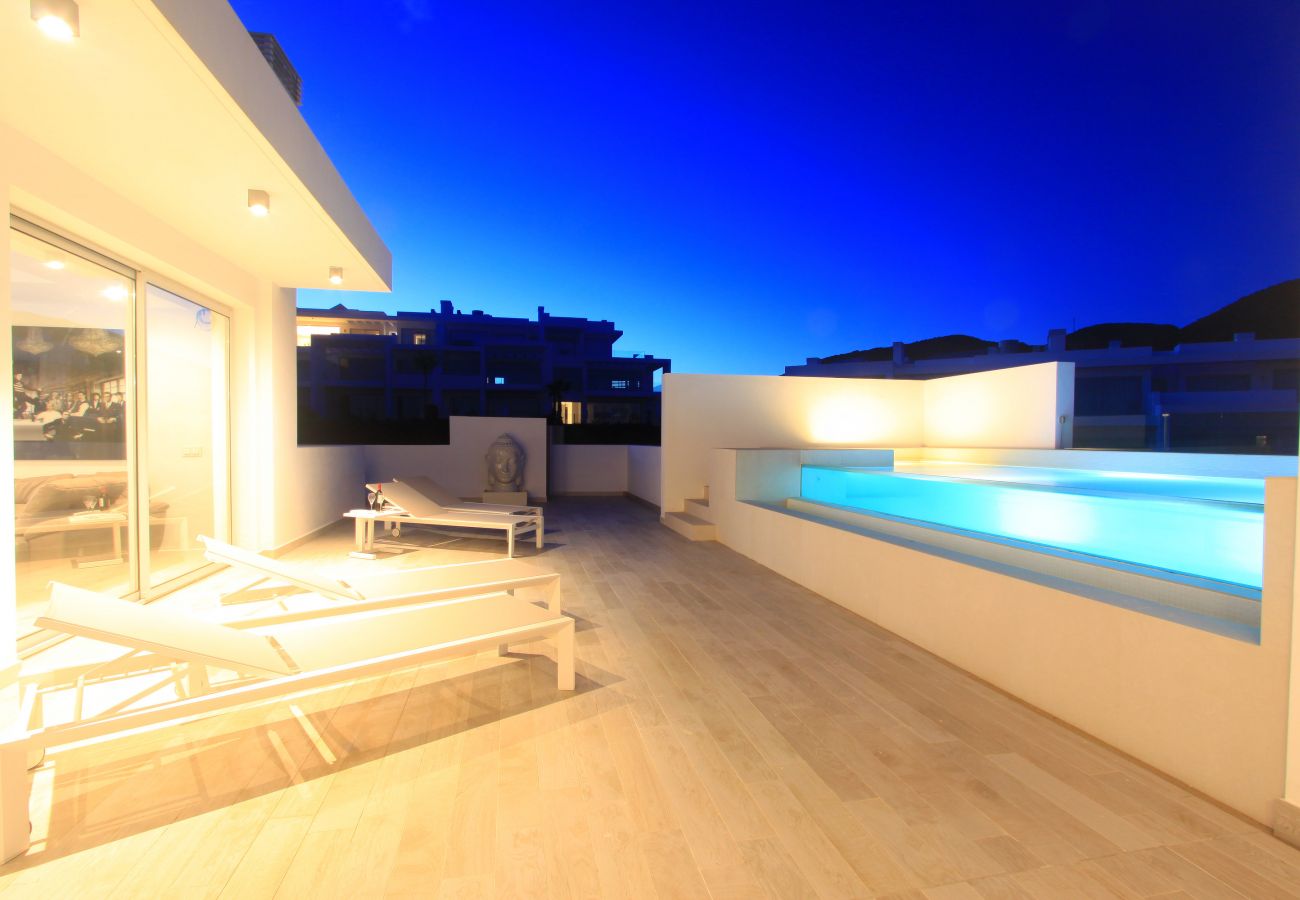 Ferienwohnung in Estepona - Luxuspenthouse mit privatem Pool auf der Dachterrasse