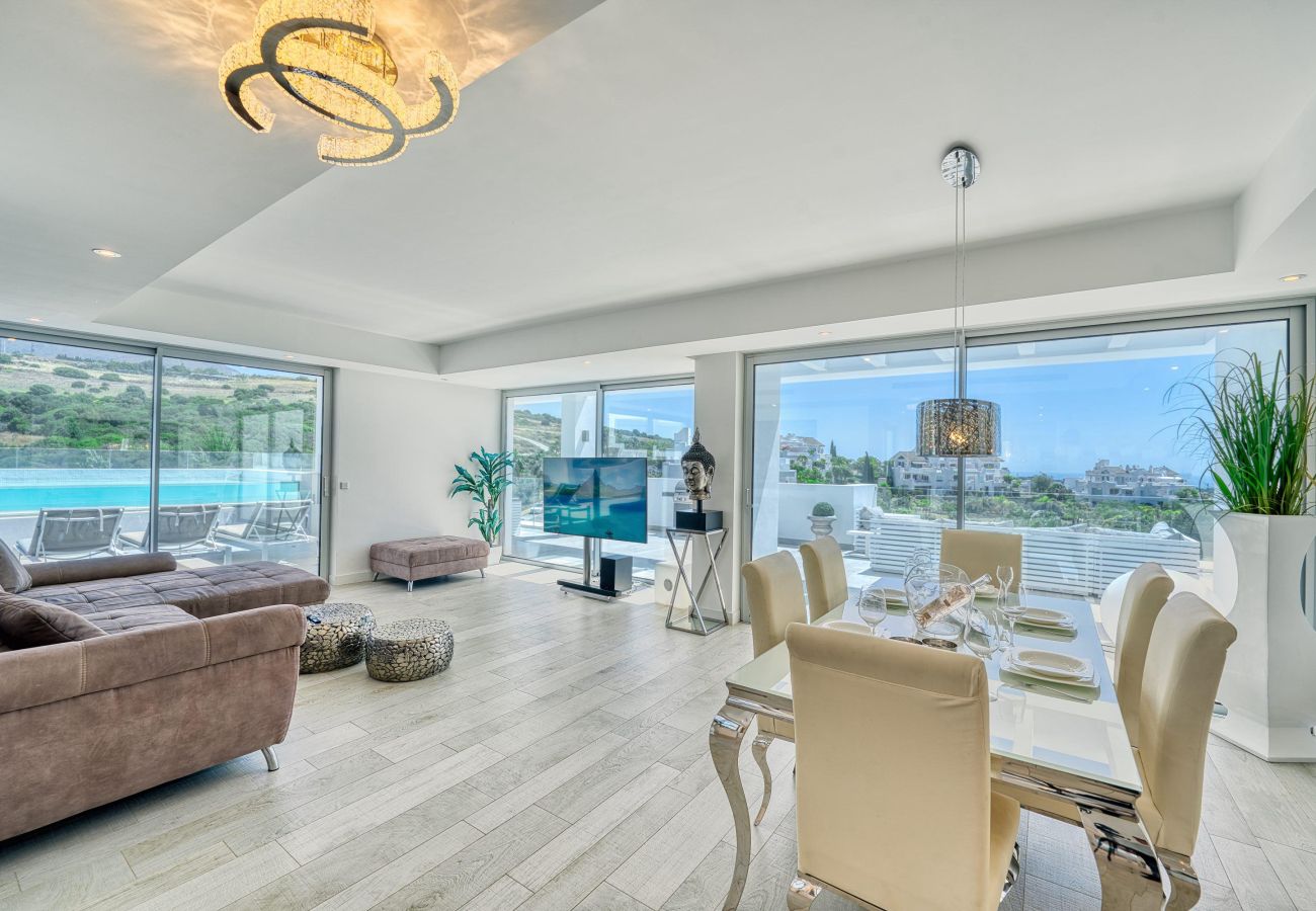 Ferienwohnung in Estepona - Luxuspenthouse mit privatem Pool auf der Dachterrasse