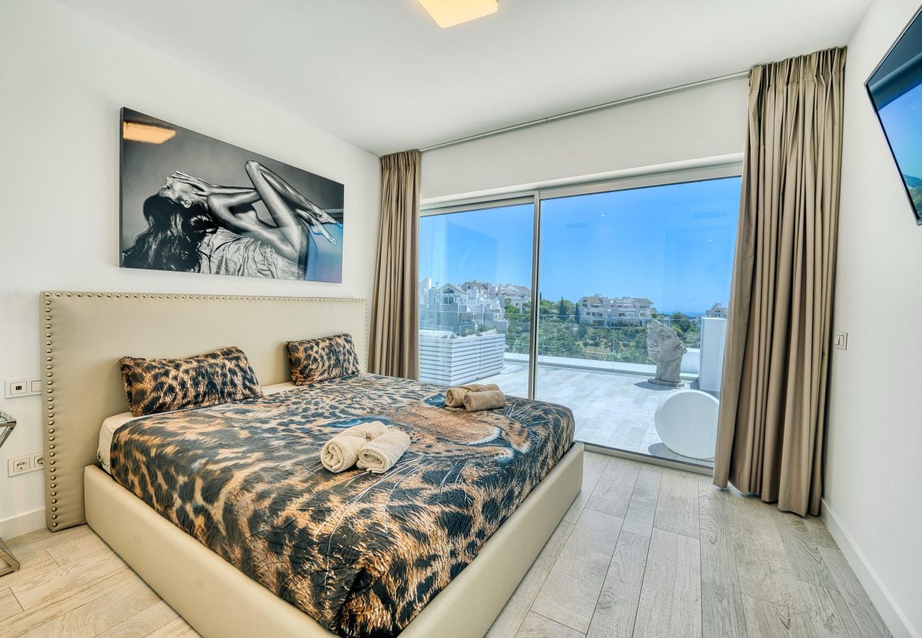 Ferienwohnung in Estepona - Luxuspenthouse mit privatem Pool auf der Dachterrasse