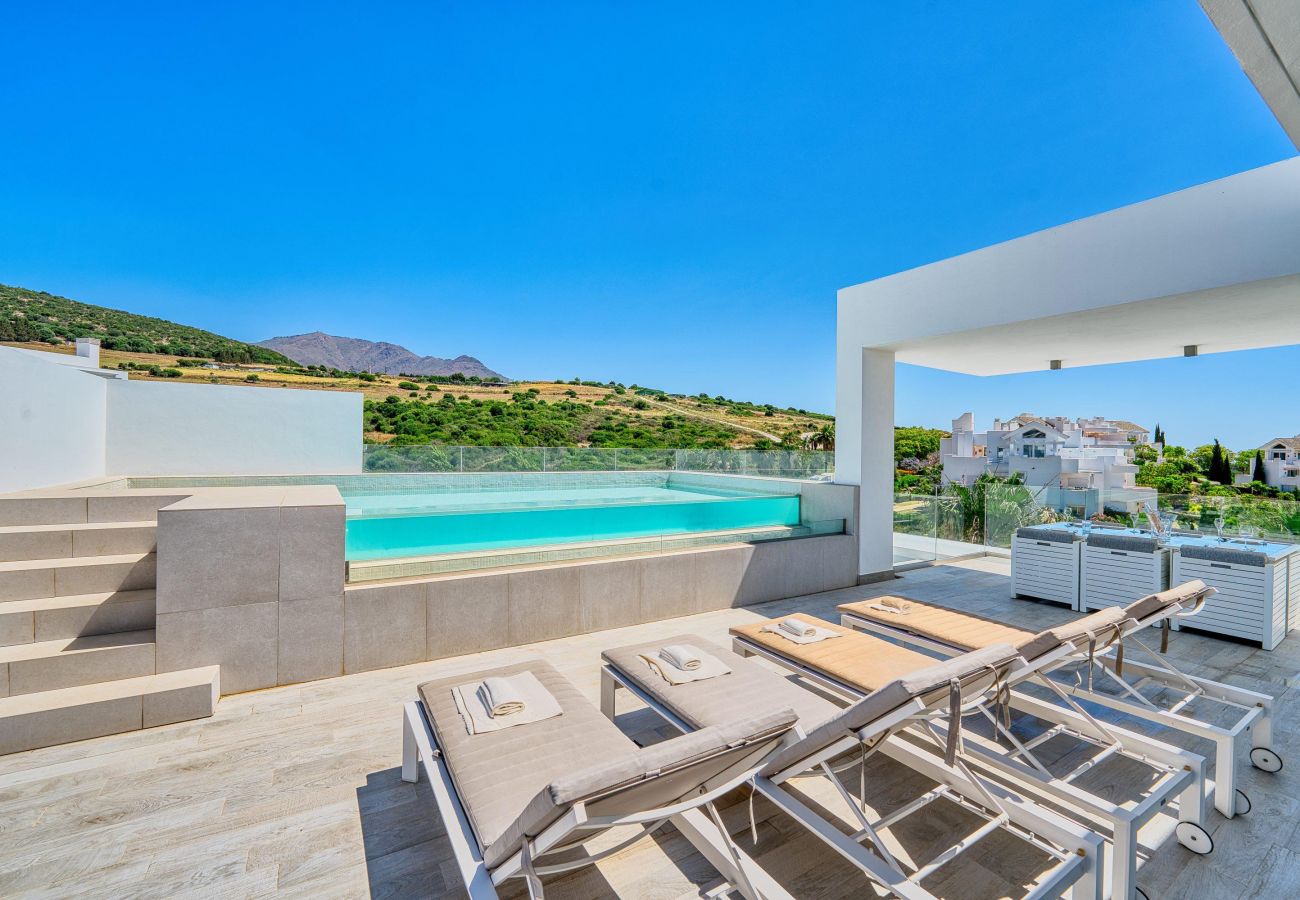 Ferienwohnung in Estepona - Luxuspenthouse mit privatem Pool auf der Dachterrasse