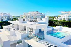 Ferienwohnung in Estepona - Luxuspenthouse mit privatem Pool auf...