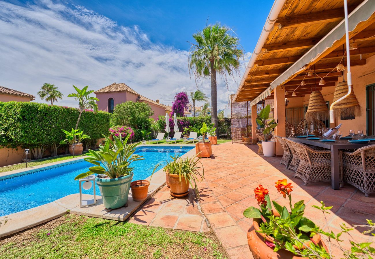 Villa in Marbella - Charmante Familienvilla mit Panoramablick auf das Meer