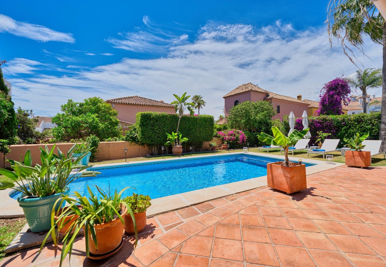 Villa in Marbella - Charmante Familienvilla mit Panoramablick auf das Meer