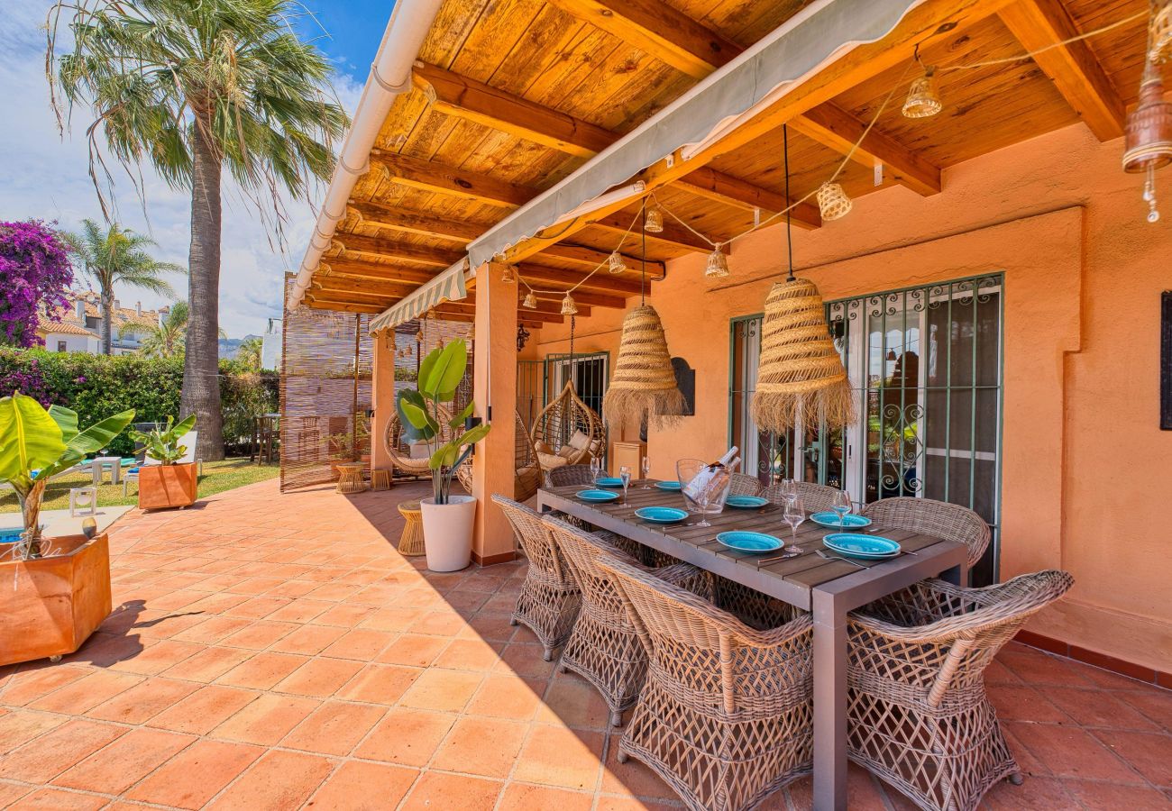 Villa in Marbella - Charmante Familienvilla mit Panoramablick auf das Meer