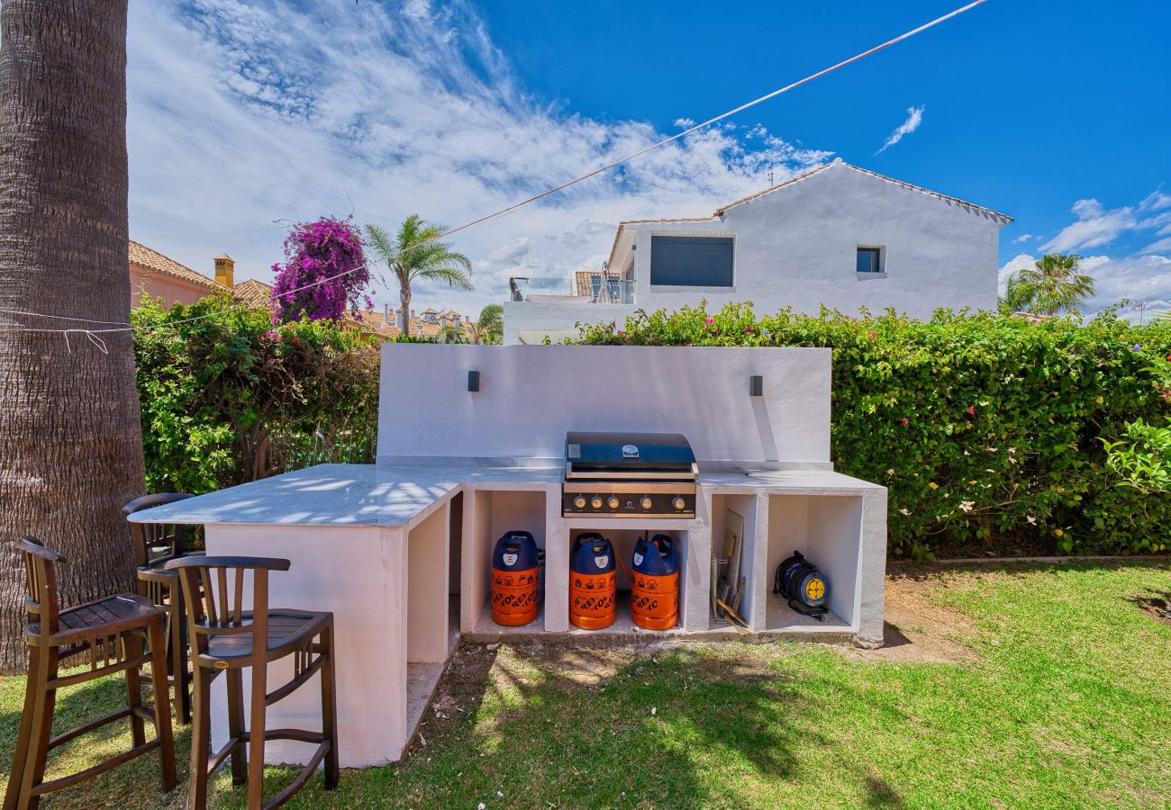 Villa in Marbella - Charmante Familienvilla mit Panoramablick auf das Meer