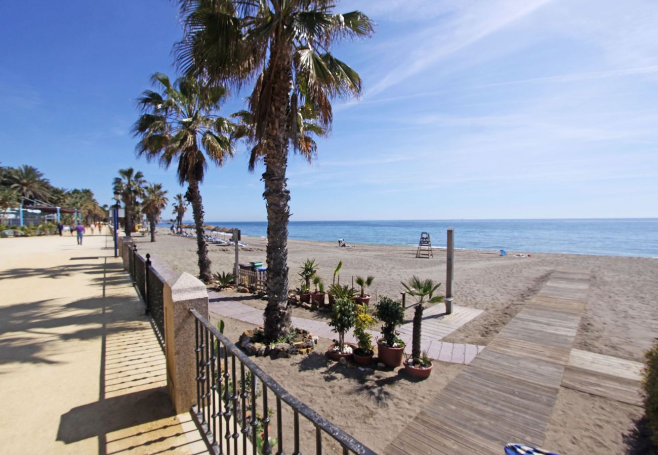 Ferienwohnung in Marbella - Exklusives Strandapartment an der Goldenen Meile von Marbella