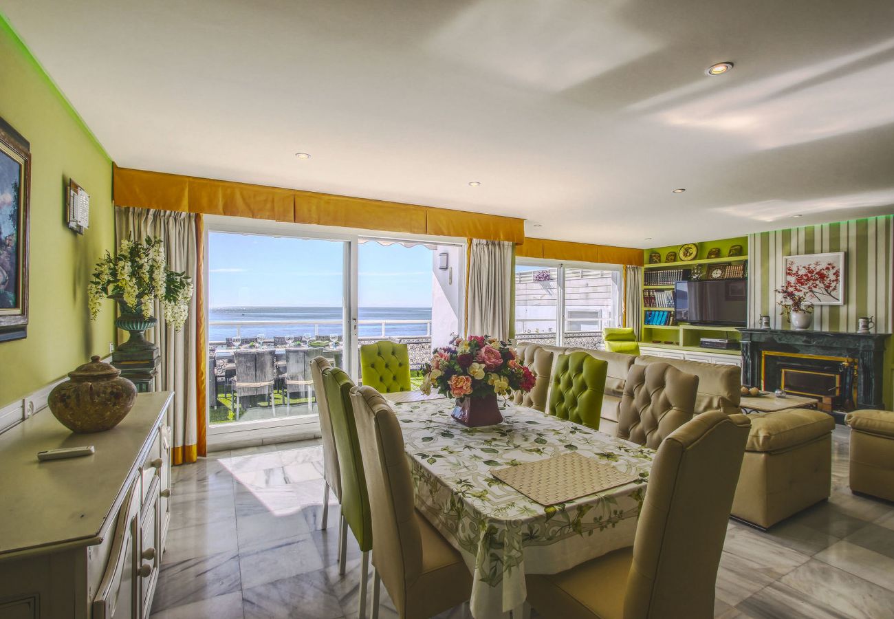 Ferienwohnung in Marbella - Atemberaubendes Duplex-Penthouse mit Panoramablick auf das Meer