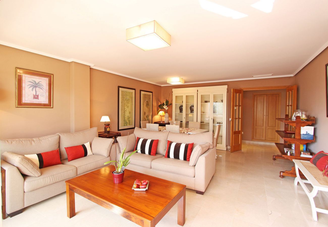 Ferienwohnung in Marbella - 1039 Marbella Holidays: Exklusives Penthouse in Carib Playa