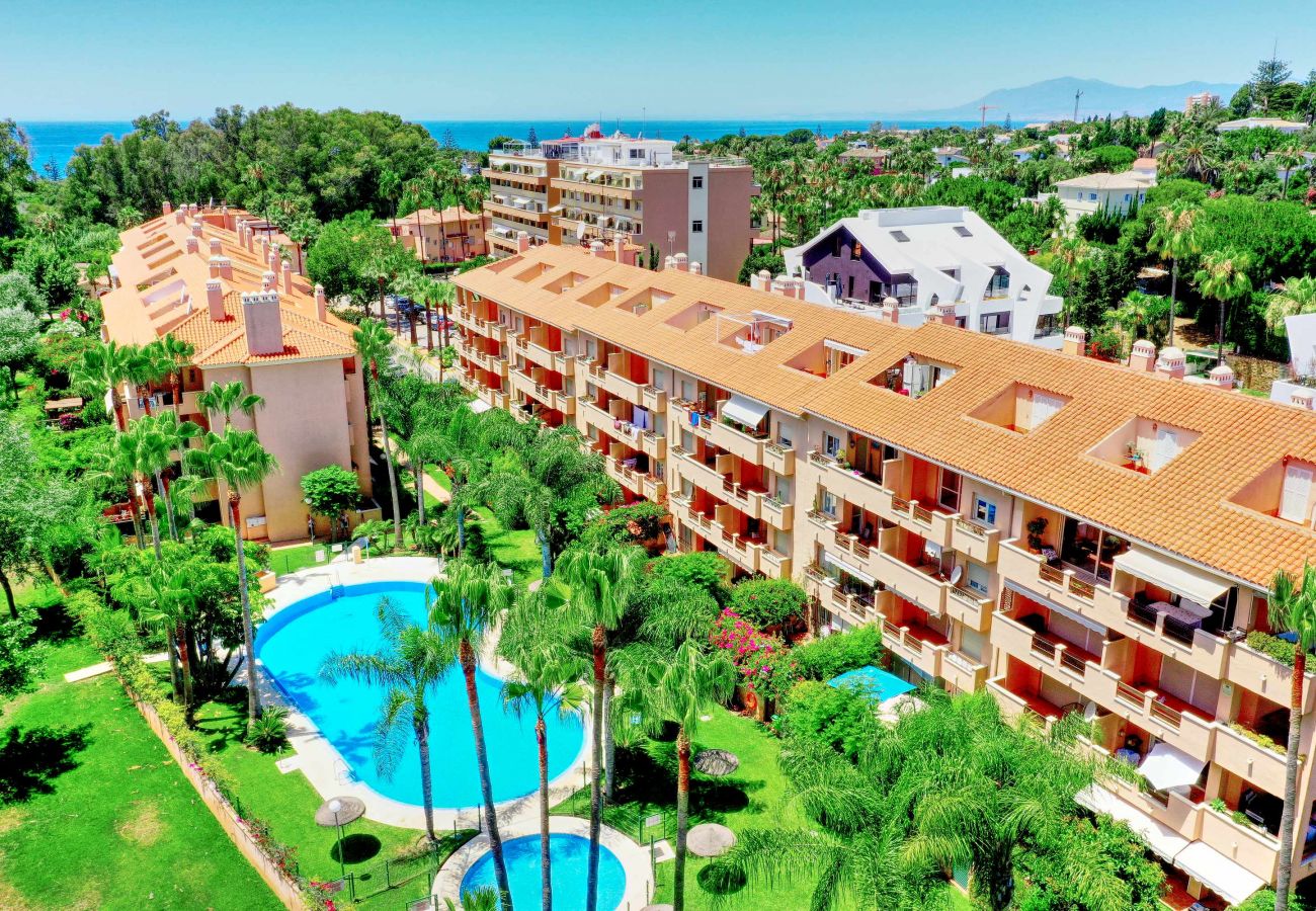 Ferienwohnung in Marbella - 1039 Marbella Holidays: Exklusives Penthouse in Carib Playa