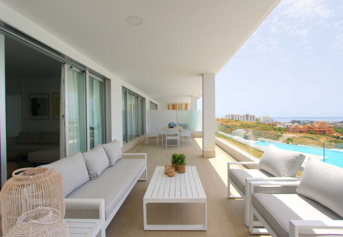 Ferienwohnung in Estepona - Modernes Apartment mit Panoramablick auf das Meer