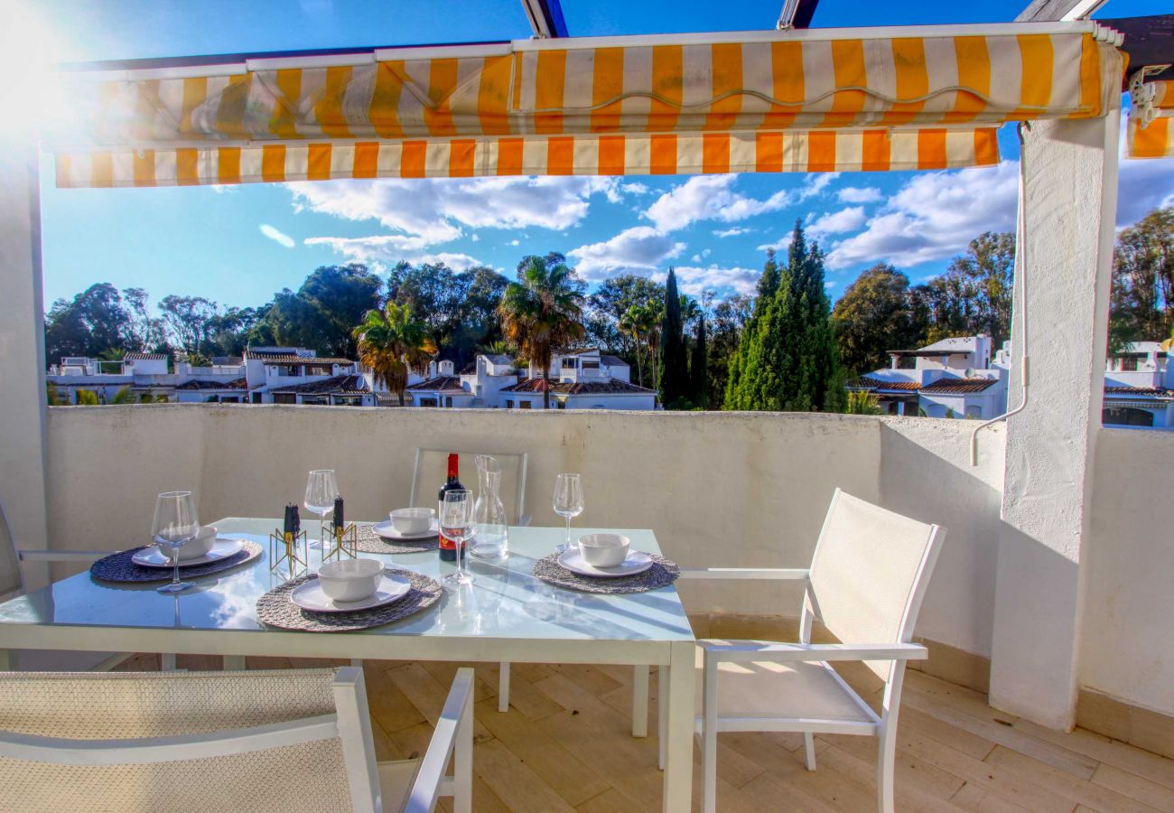 Ferienwohnung in Marbella - Geräumiges Penthouse am Golden Beach mit atemberaubender Aussicht