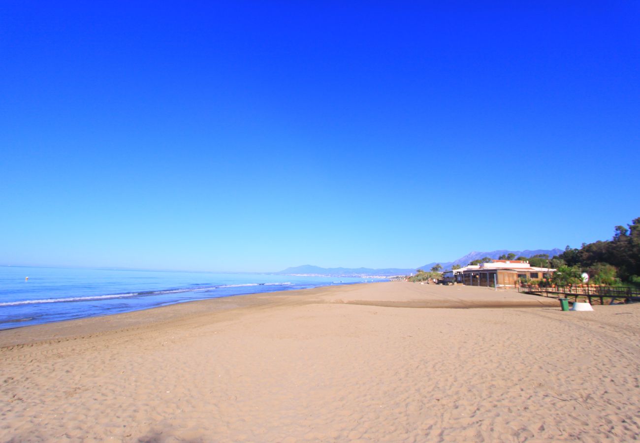 Ferienwohnung in Marbella - 2036 Geräumiges Penthouse am Golden Beach mit atemberaubender Aussicht