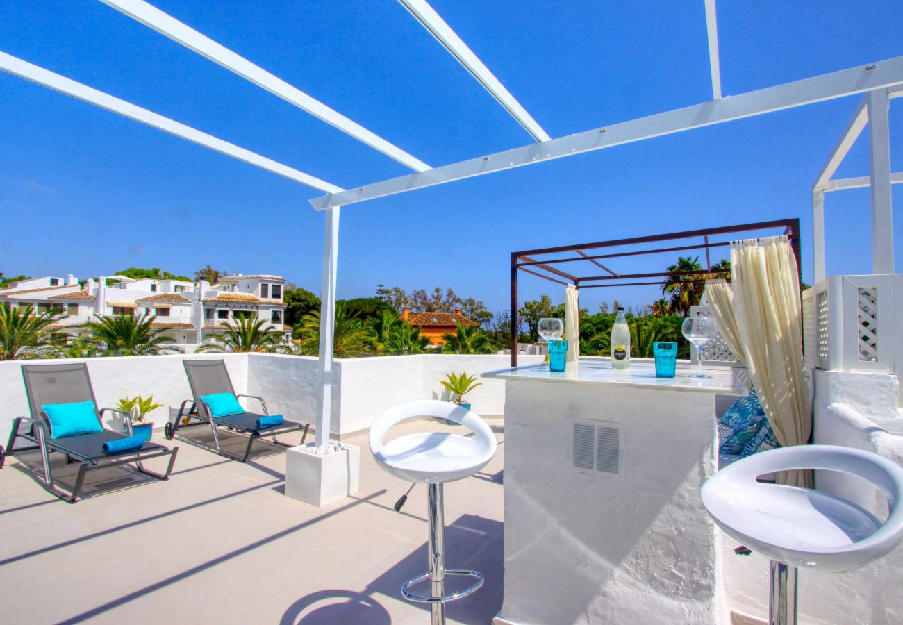 Ferienwohnung in Marbella - Luxuriöse Apartments am Golden Beach mit atemberaubender Aussicht