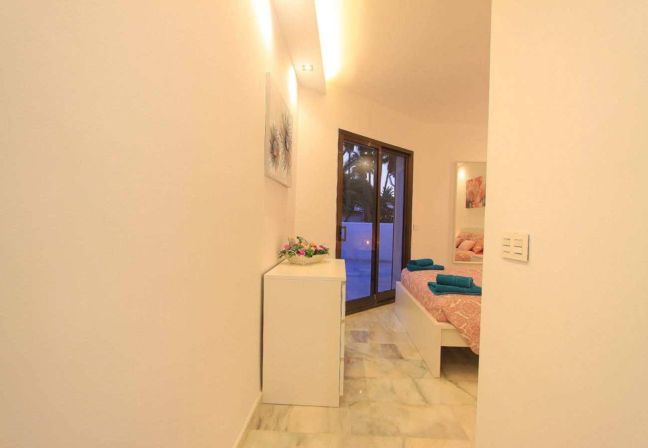 Ferienwohnung in Marbella - Luxuriöse Apartments am Golden Beach mit atemberaubender Aussicht