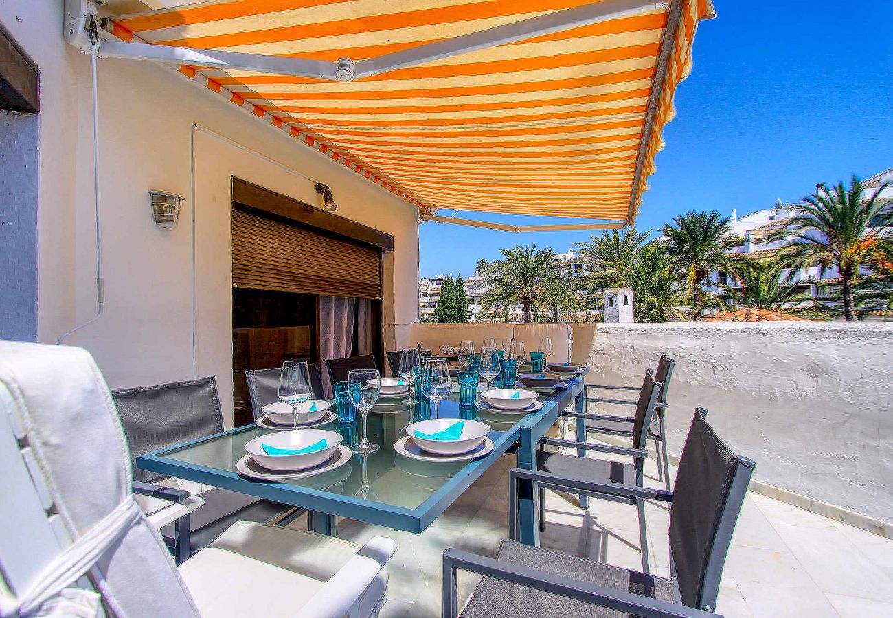 Ferienwohnung in Marbella - Luxuriöse Apartments am Golden Beach mit atemberaubender Aussicht