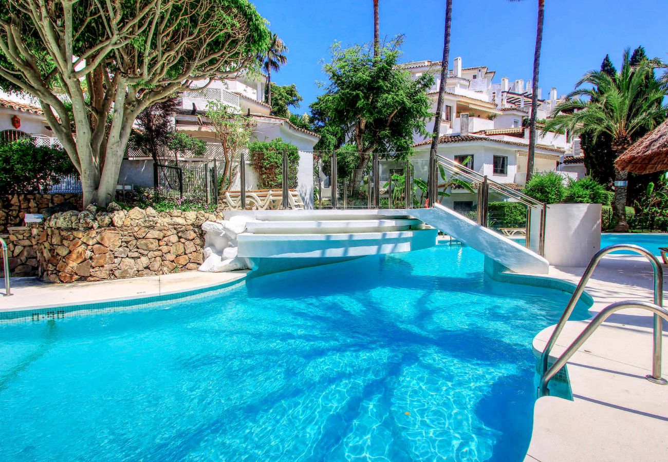 Ferienwohnung in Marbella - Luxuriöse Apartments am Golden Beach mit atemberaubender Aussicht