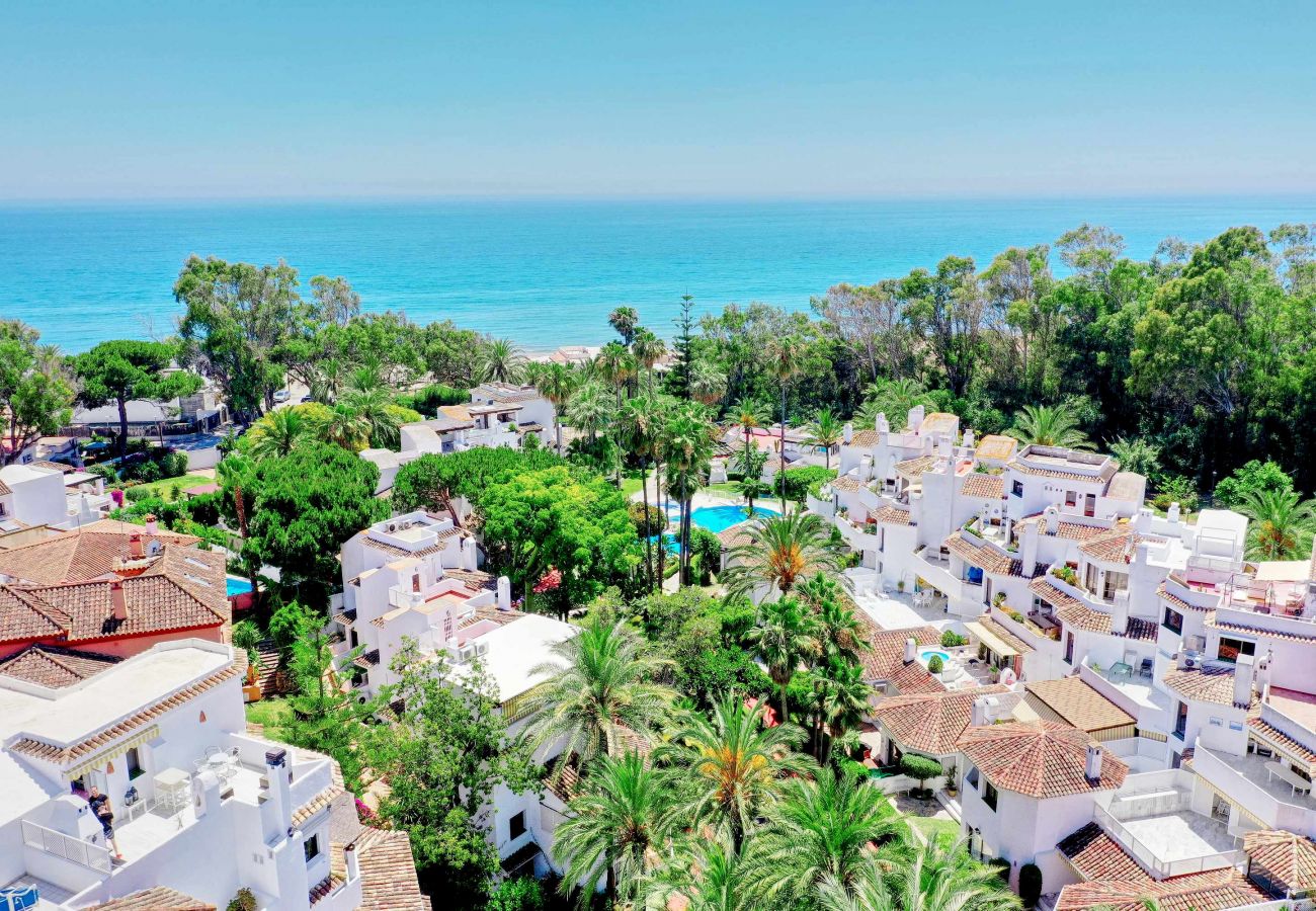 Ferienwohnung in Marbella - Luxuriöses Penthouse am Strand mit Whirlpool