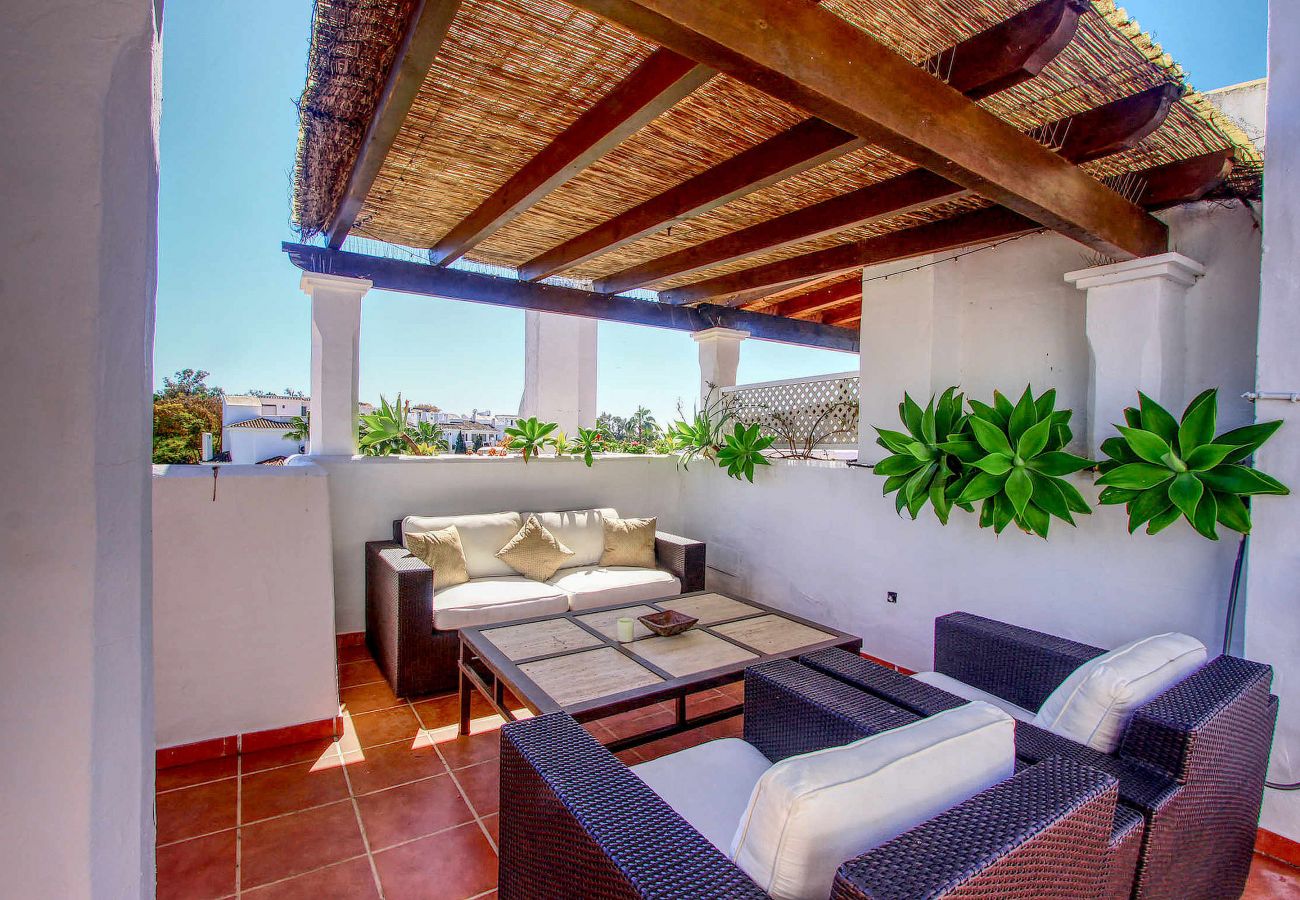 Ferienwohnung in Marbella - Luxuriöses Penthouse am Strand mit Whirlpool