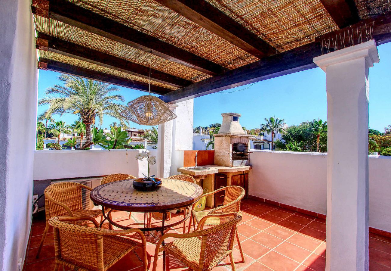 Ferienwohnung in Marbella - Luxuriöses Penthouse am Strand mit Whirlpool