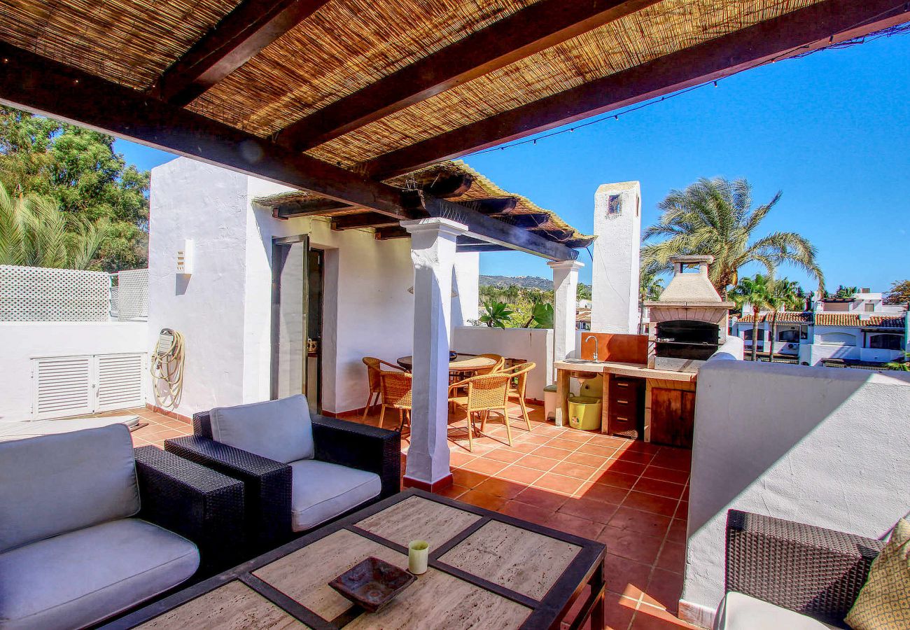 Ferienwohnung in Marbella - Luxuriöses Penthouse am Strand mit Whirlpool