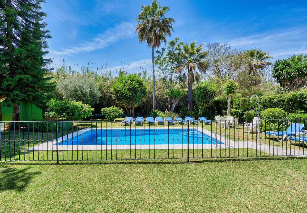 Villa in Estepona - Luxuriöse Familienvilla mit beheiztem Pool