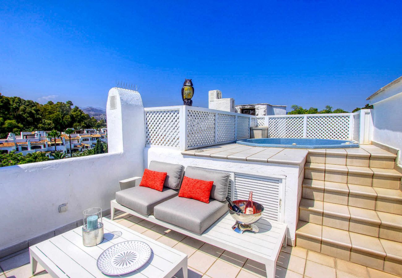 Ferienwohnung in Marbella - 1080 Luxuriöses Familien-Penthouse mit Whirlpool auf der Dachterrasse