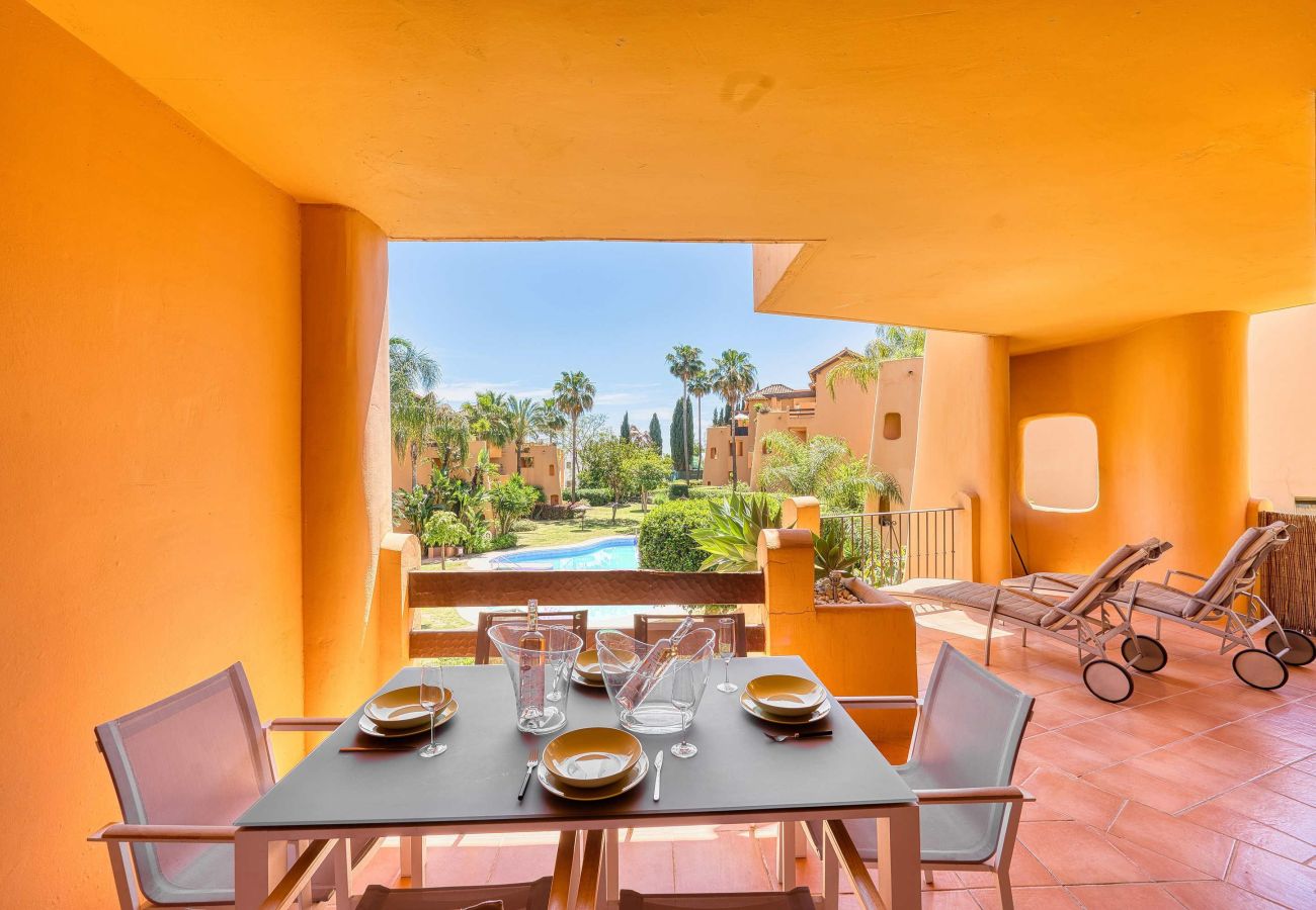 Ferienwohnung in Estepona - 1132 Entspannendes Apartment in Bel Air mit Blick auf Pool und Garten