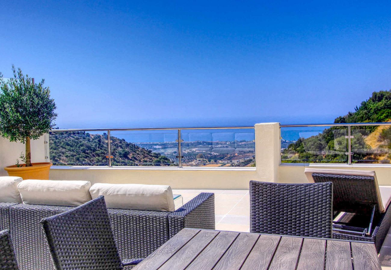 Ferienwohnung in Marbella - Luxuriöses Penthouse in Samara mit Panoramablick auf das Meer