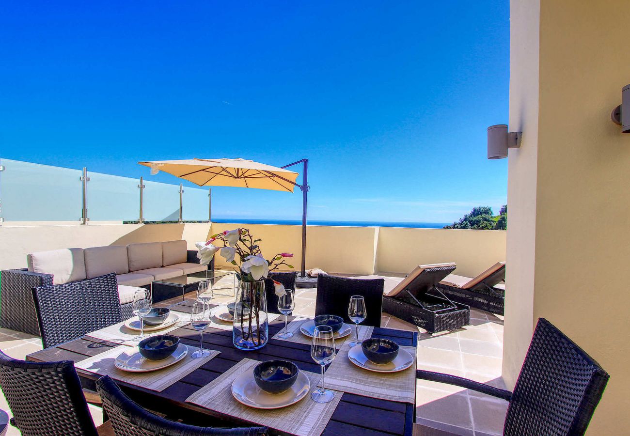 Ferienwohnung in Marbella - Luxuriöses Penthouse in Samara mit Panoramablick auf das Meer