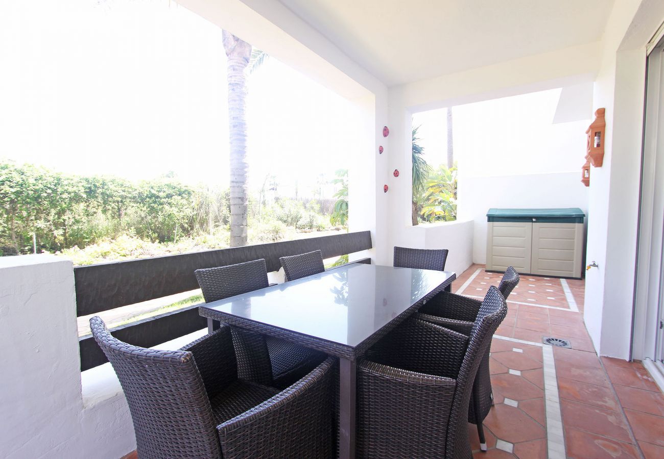 Ferienwohnung in Estepona - 1126 Elegantes Apartment mit Terrasse am Strand