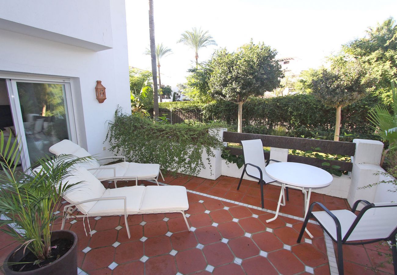 Ferienwohnung in Estepona - Elegantes Apartment mit Terrasse am Strand