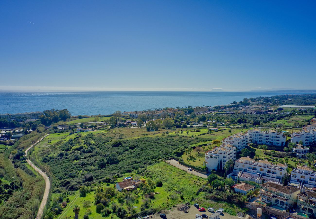 Ferienhaus in Estepona - Moderne Luxusvilla mit Pool und Garten