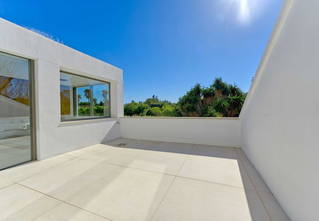 Villa in Marbella -  Luxusvilla mit beheiztem Pool in Puerto Banús