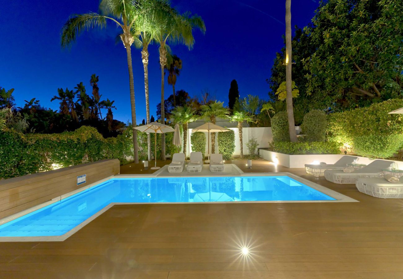 Villa in Marbella -  Luxusvilla mit beheiztem Pool in Puerto Banús