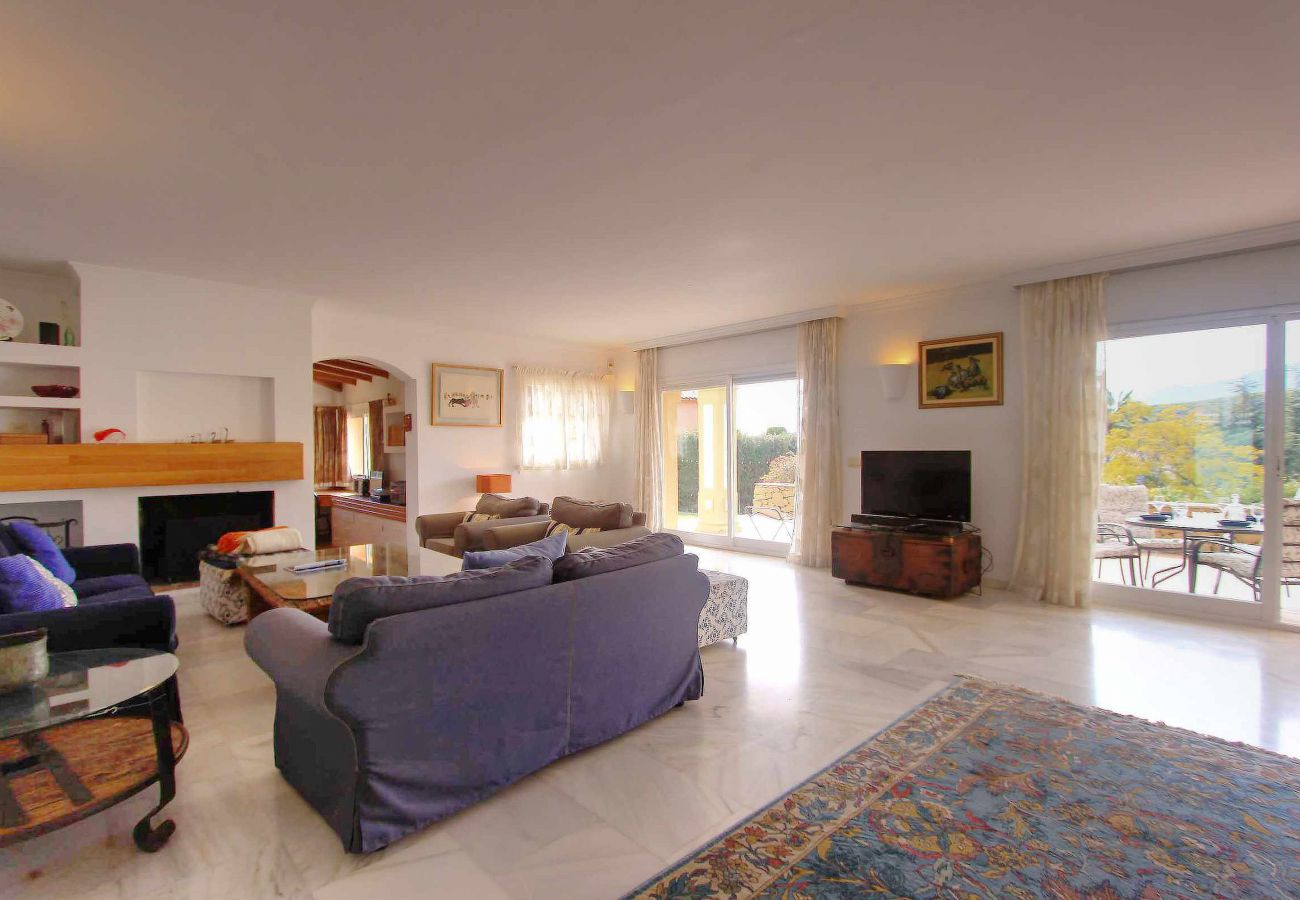 Villa in Estepona - Exklusive Villa mit beheiztem Pool