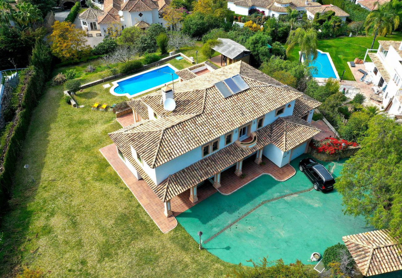 Villa in Estepona - Exklusive Villa mit beheiztem Pool